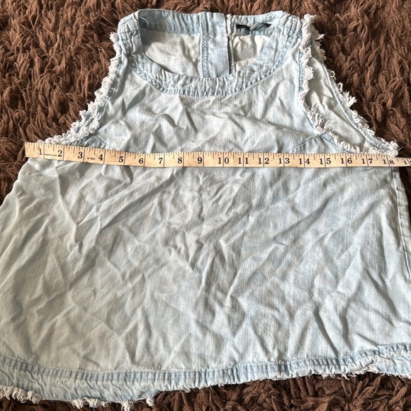 T Tahari denim raw edge denim tank top medium - Picture 5 of 10